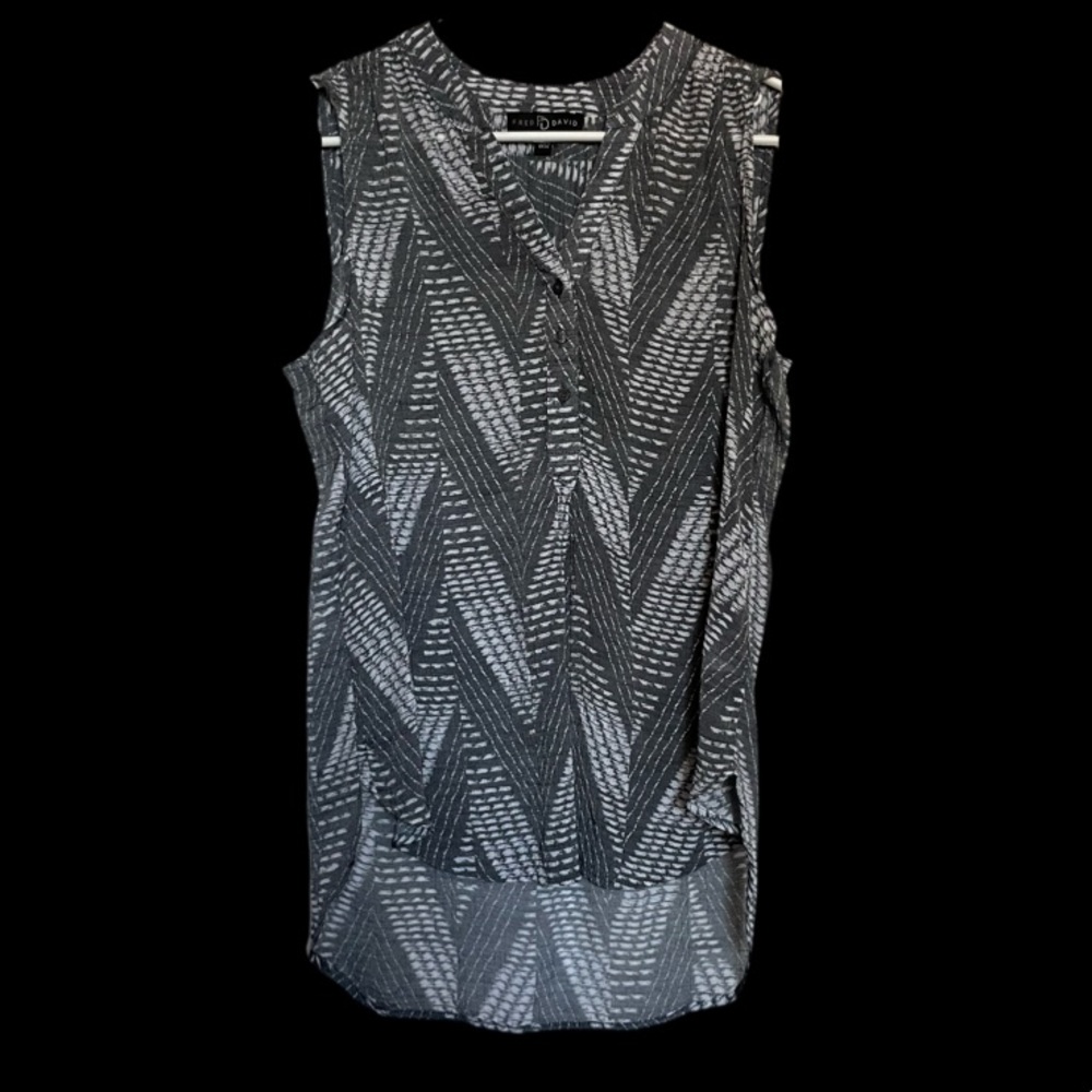 Fred David Women's V Neck Sleeveless Tops (Size L)